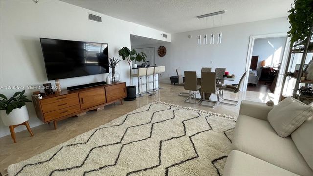 18800 NE 29th Ave 818, Aventura, FL 33180