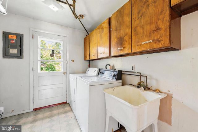 111 WENTWORTH DR, Claymont, DE 19703