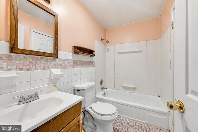 111 WENTWORTH DR, Claymont, DE 19703