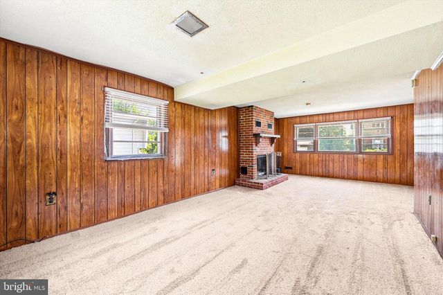 111 WENTWORTH DR, Claymont, DE 19703
