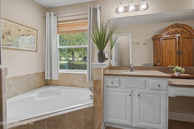 3529 OGLEBAY Drive, Green Cove Springs, FL 32043
