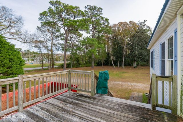 1155 Us Hwy 101, Beaufort, NC 28516