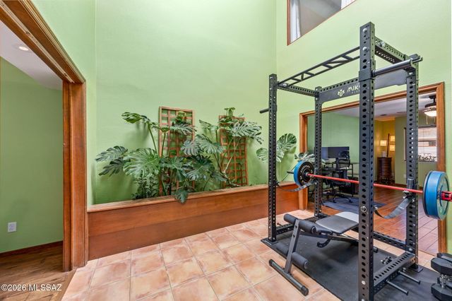 7832 N La Cañada Drive, Tucson, AZ 85704
