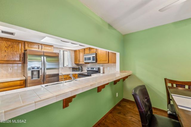7832 N La Cañada Drive, Tucson, AZ 85704