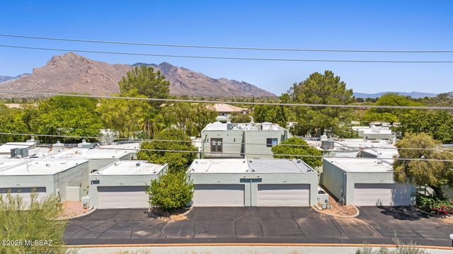 7832 N La Cañada Drive, Tucson, AZ 85704