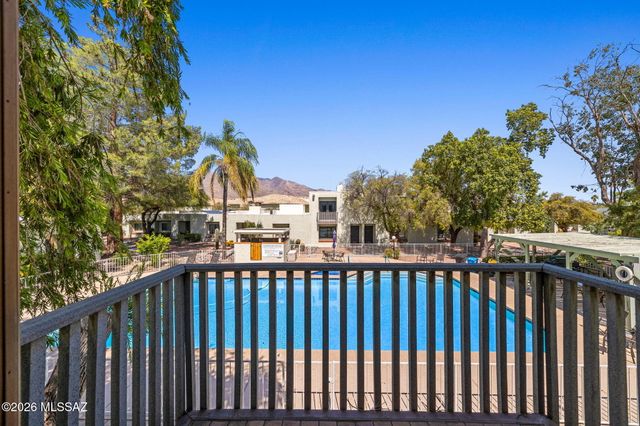 7832 N La Cañada Drive, Tucson, AZ 85704