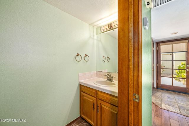 7832 N La Cañada Drive, Tucson, AZ 85704