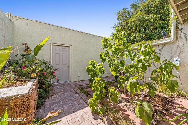 7832 N La Cañada Drive, Tucson, AZ 85704