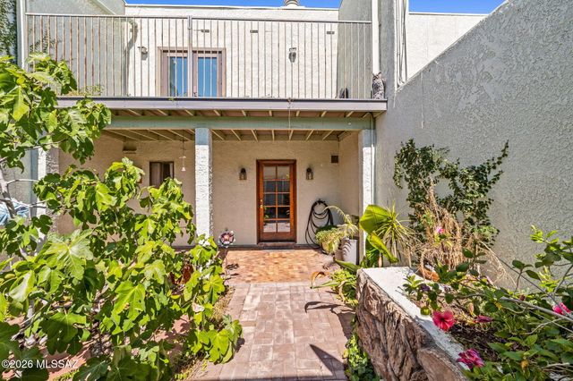 7832 N La Cañada Drive, Tucson, AZ 85704