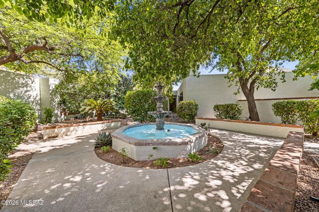 7832 N La Cañada Drive, Tucson, AZ 85704