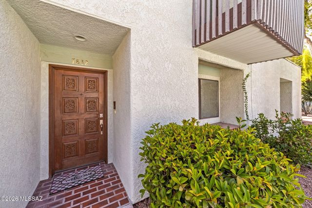 7832 N La Cañada Drive, Tucson, AZ 85704