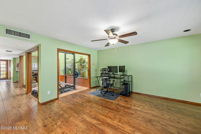 7832 N La Cañada Drive, Tucson, AZ 85704