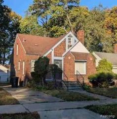 16551 Pinehurst Street, Detroit, MI 48221