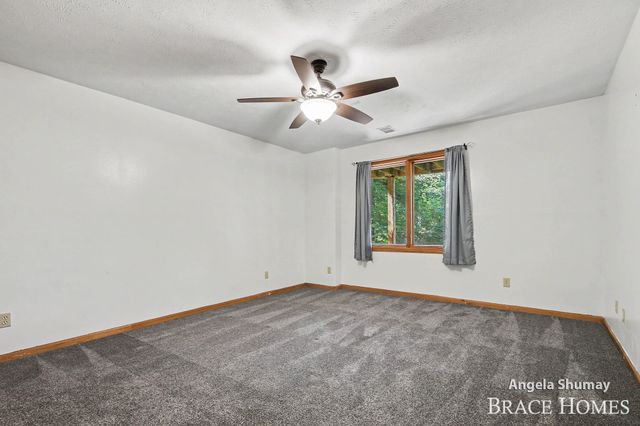 4661 Windcliff Drive Ne, Plainfield Twp, MI 49341