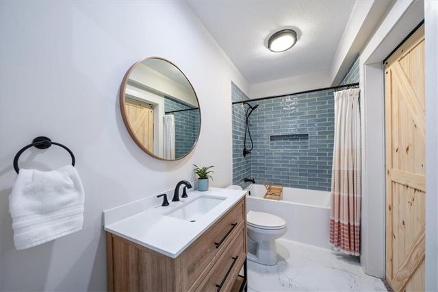 1825 SW Merryman Drive, Lee's Summit, MO 64082
