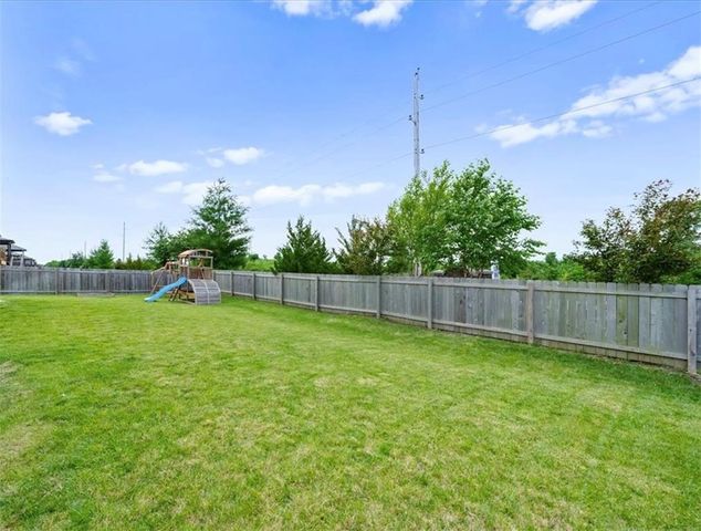 1825 SW Merryman Drive, Lee's Summit, MO 64082
