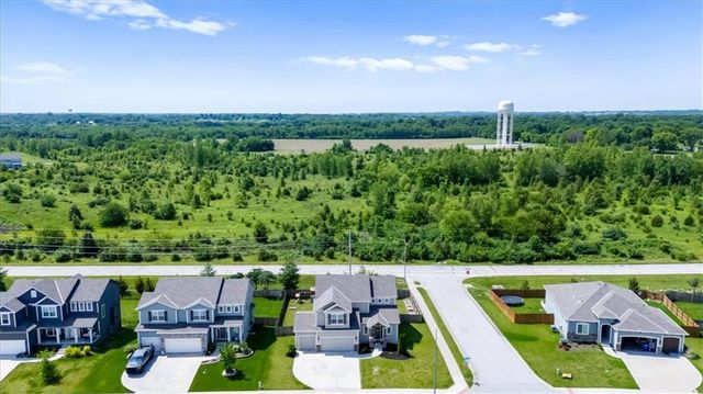 1825 SW Merryman Drive, Lee's Summit, MO 64082