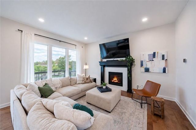 1825 SW Merryman Drive, Lee's Summit, MO 64082