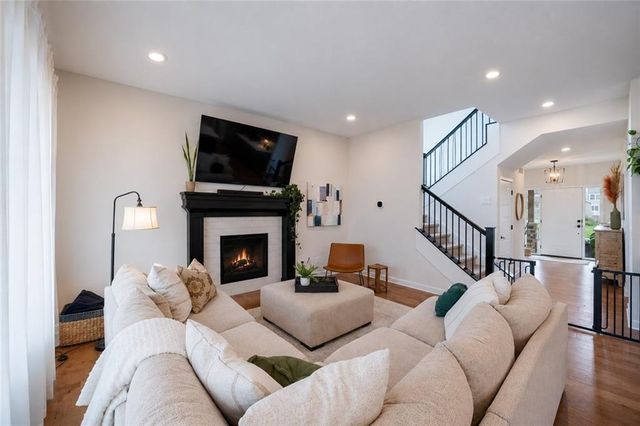 1825 SW Merryman Drive, Lee's Summit, MO 64082