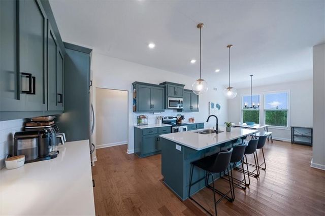 1825 SW Merryman Drive, Lee's Summit, MO 64082