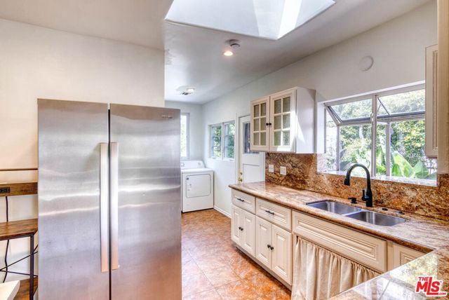 2127 Malcolm Avenue, Los Angeles, CA 90025