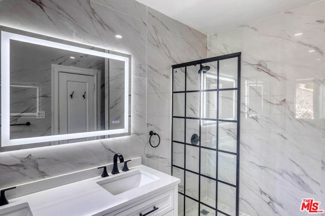2127 Malcolm Avenue, Los Angeles, CA 90025