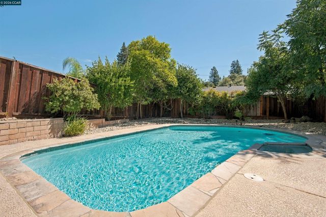 7 Beswick Ct, Pleasant Hill, CA 94523