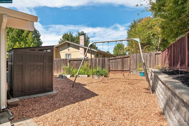 7 Beswick Ct, Pleasant Hill, CA 94523
