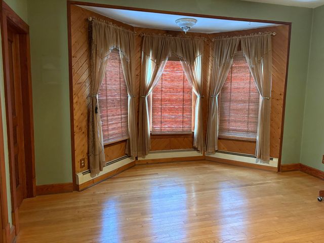 225 Jefferson Avenue, Chesterton, IN 46304