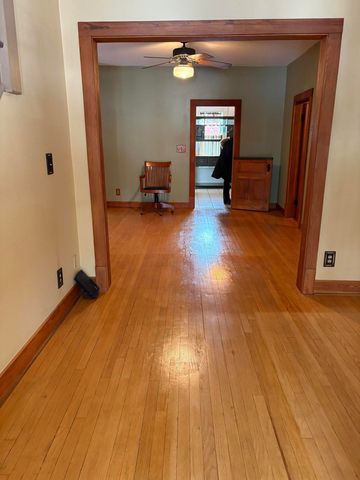 225 Jefferson Avenue, Chesterton, IN 46304