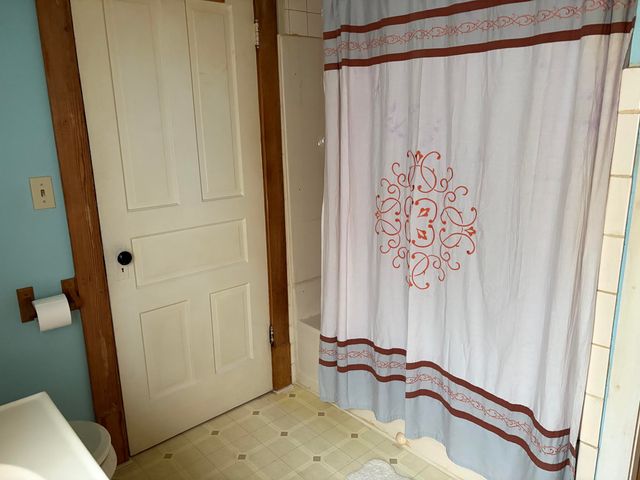 225 Jefferson Avenue, Chesterton, IN 46304