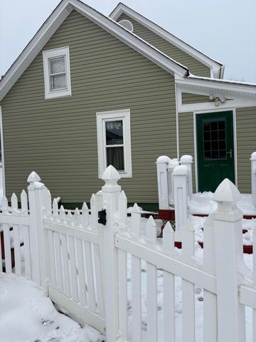 225 Jefferson Avenue, Chesterton, IN 46304