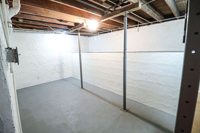 225 Jefferson Avenue, Chesterton, IN 46304