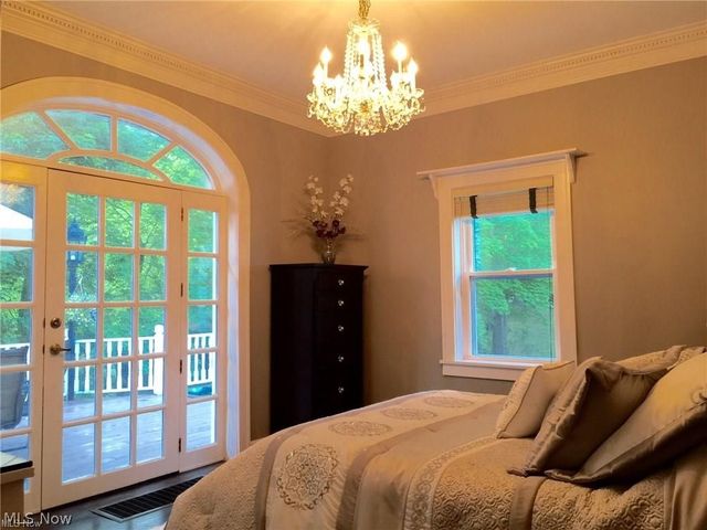 2649 Bates Lane, Willoughby Hills, OH 44094