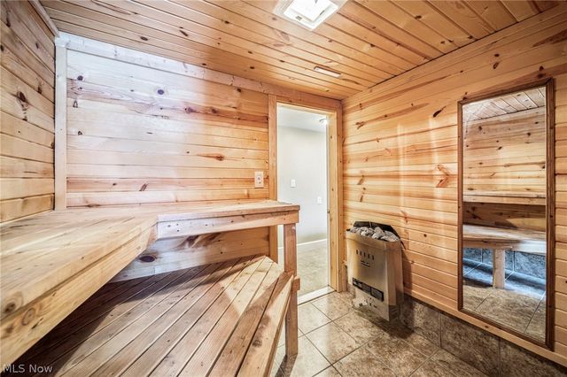 2649 Bates Lane, Willoughby Hills, OH 44094