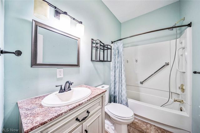 2649 Bates Lane, Willoughby Hills, OH 44094