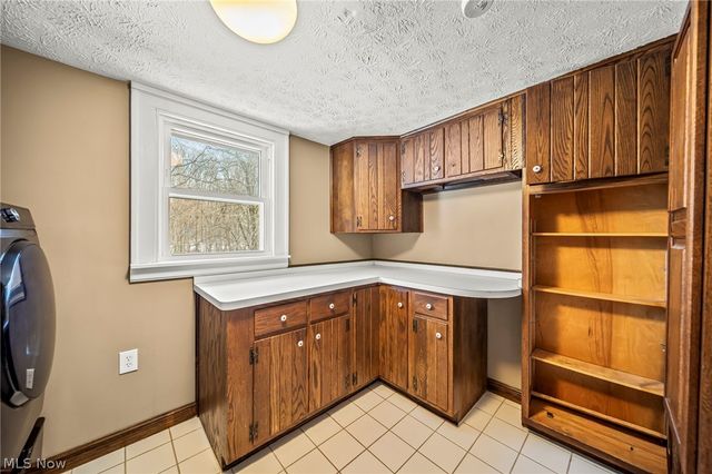 2649 Bates Lane, Willoughby Hills, OH 44094