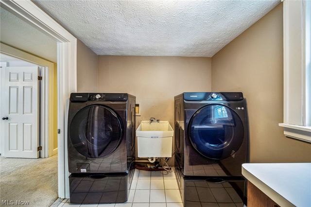 2649 Bates Lane, Willoughby Hills, OH 44094