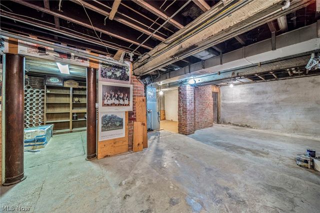 2649 Bates Lane, Willoughby Hills, OH 44094