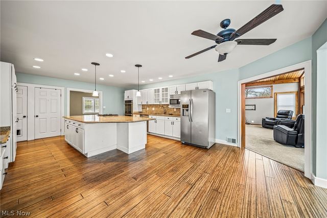 2649 Bates Lane, Willoughby Hills, OH 44094