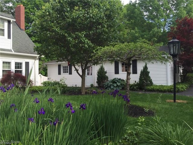 2649 Bates Lane, Willoughby Hills, OH 44094