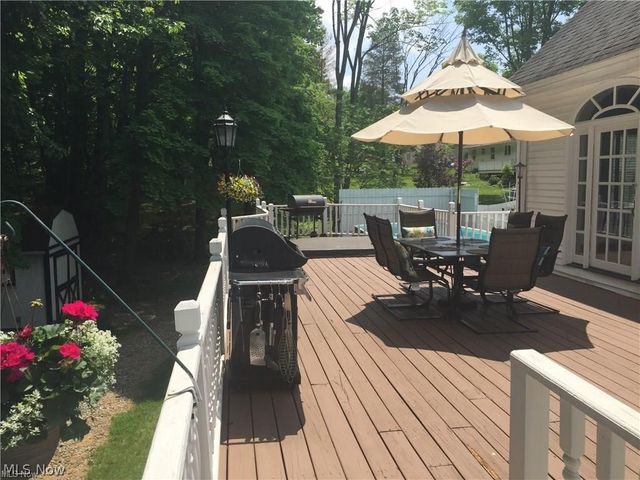 2649 Bates Lane, Willoughby Hills, OH 44094