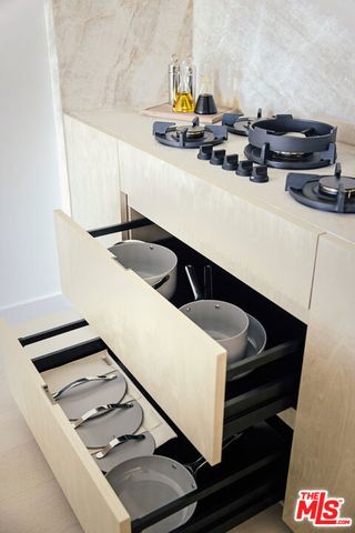 9200 Wilshire Blvd 404E, Beverly Hills, CA 90212