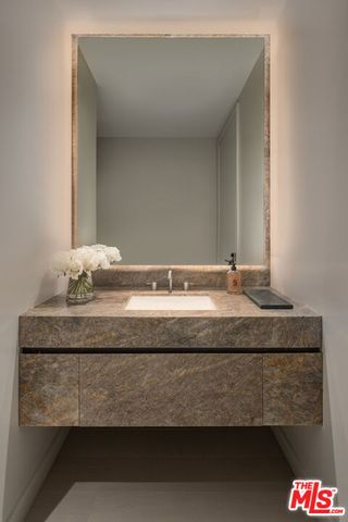 9200 Wilshire Blvd 404E, Beverly Hills, CA 90212