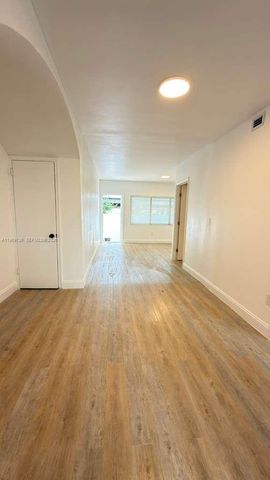 1980 Biarritz Dr C, Miami Beach, FL 33141