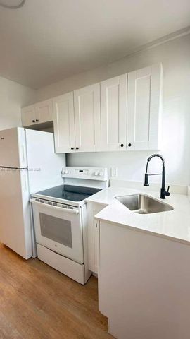 1980 Biarritz Dr C, Miami Beach, FL 33141