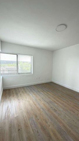 1980 Biarritz Dr C, Miami Beach, FL 33141