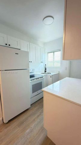 1980 Biarritz Dr C, Miami Beach, FL 33141