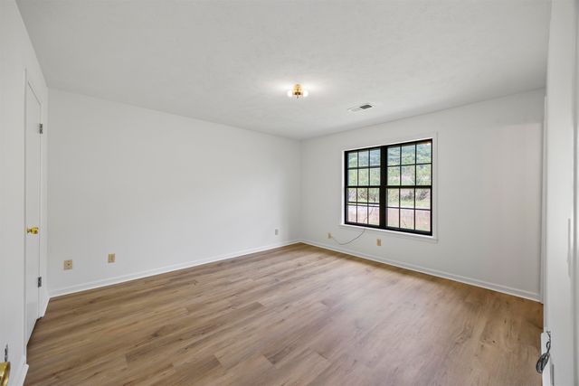 290 FAIRWAY DR, Saulsbury, TN 38067