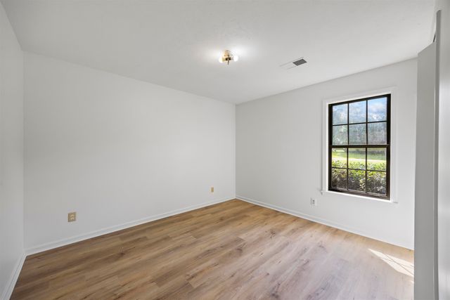 290 FAIRWAY DR, Saulsbury, TN 38067